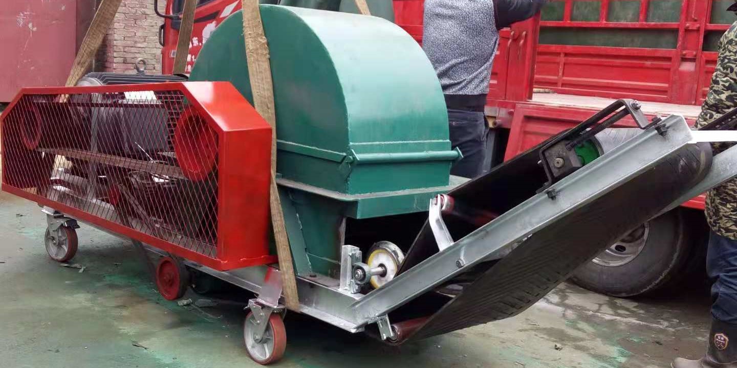 客戶定制的75型木屑粉碎機發(fā)貨