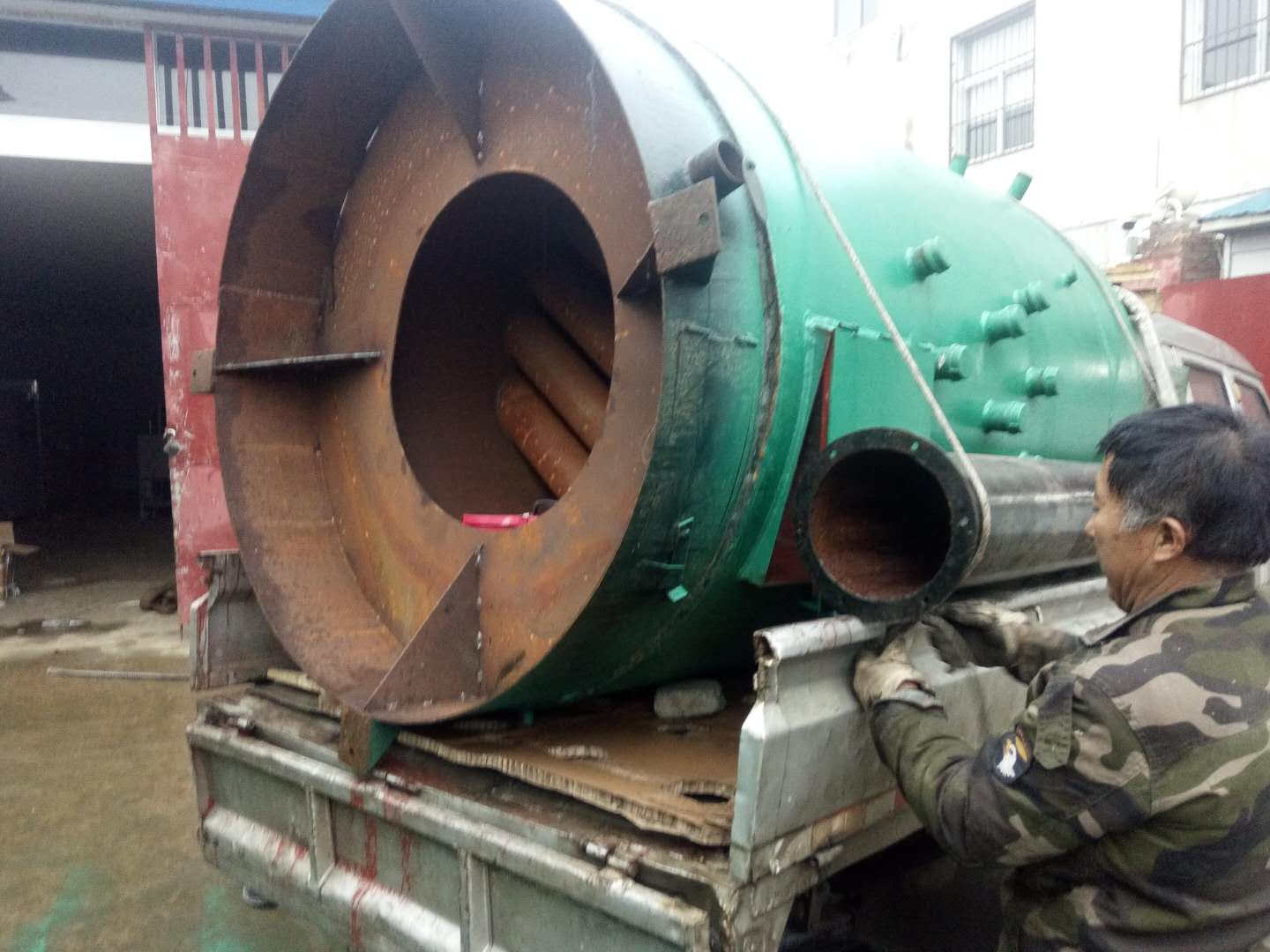 1.5米立式鍋爐發(fā)貨